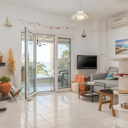 شقة The Beachfront Escape