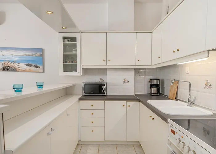 Apartament The Beachfront Escape *