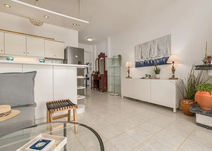 Apartament The Beachfront Escape